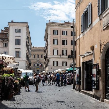 Campo De Fiori Chic Apartment Рим Екстериор снимка
