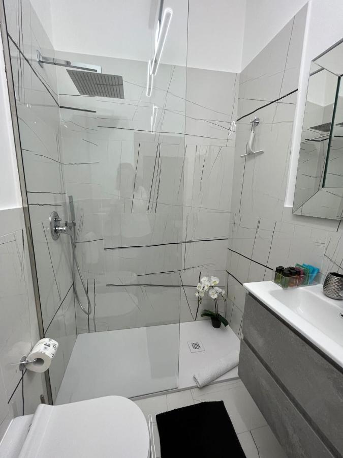 Campo De Fiori Chic Apartment Рим Екстериор снимка
