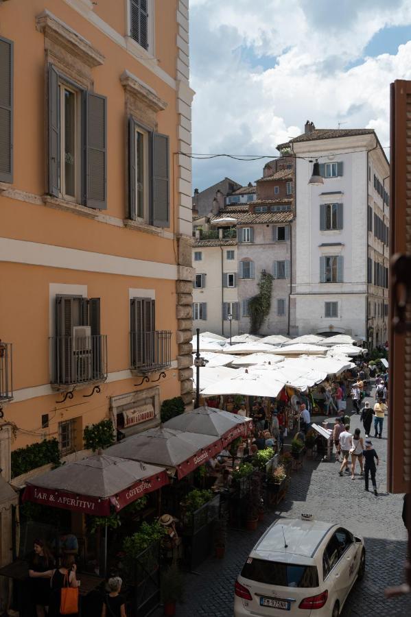 Campo De Fiori Chic Apartment Рим Екстериор снимка